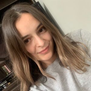 Meet your Posher, Yeliz